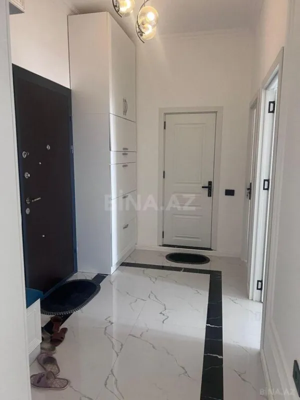 Kirayə verilir 2 otaqlı mənzil 85 m²