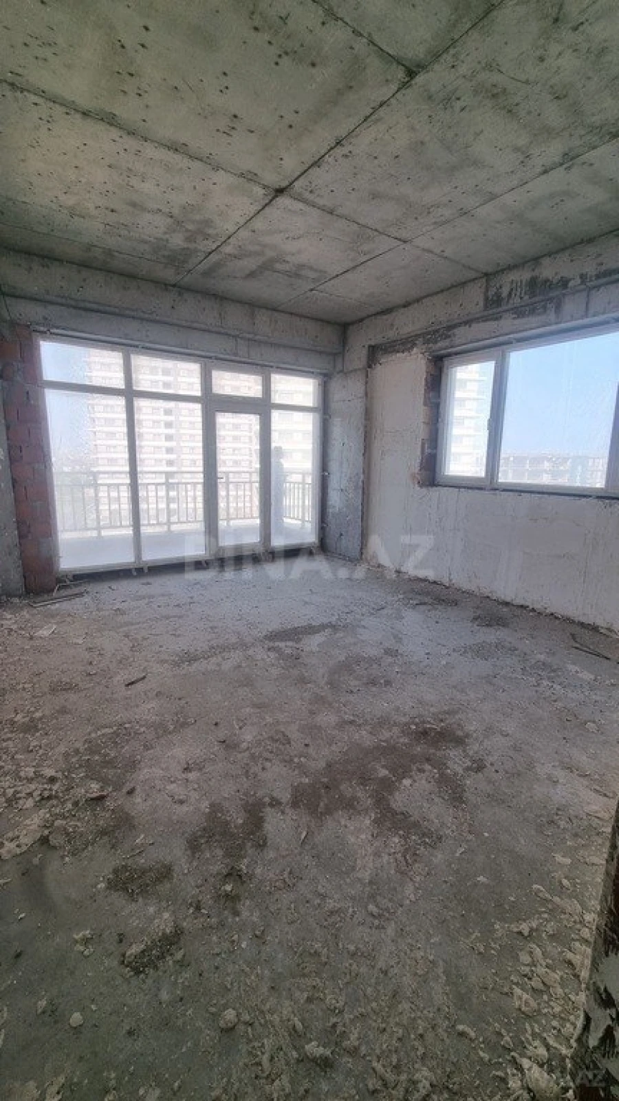 Satılır 3 otaqlı mənzil 120 m²
