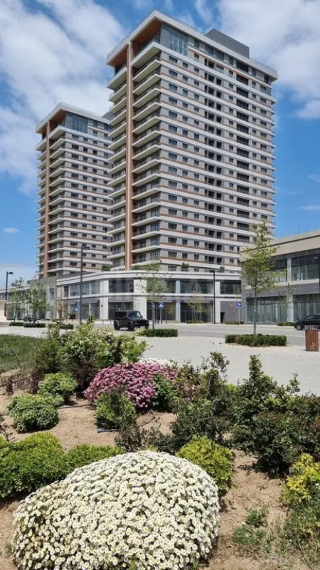 Satılır 3 otaqlı mənzil 120 m²