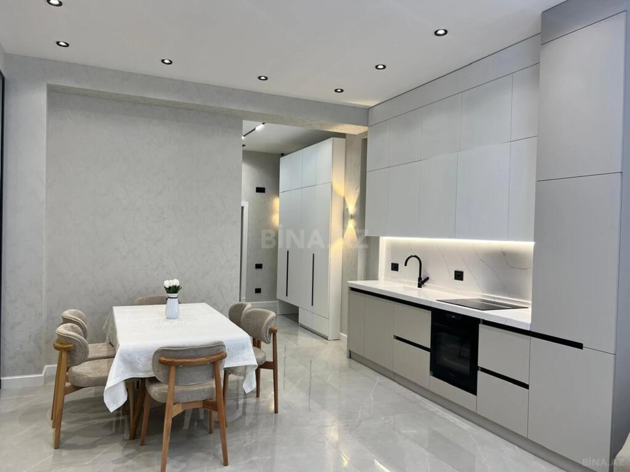 Kirayə verilir 3 otaqlı mənzil 93 m²