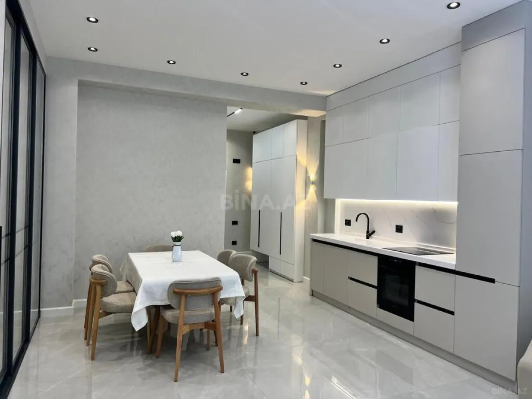 Kirayə verilir 3 otaqlı mənzil 93 m²
