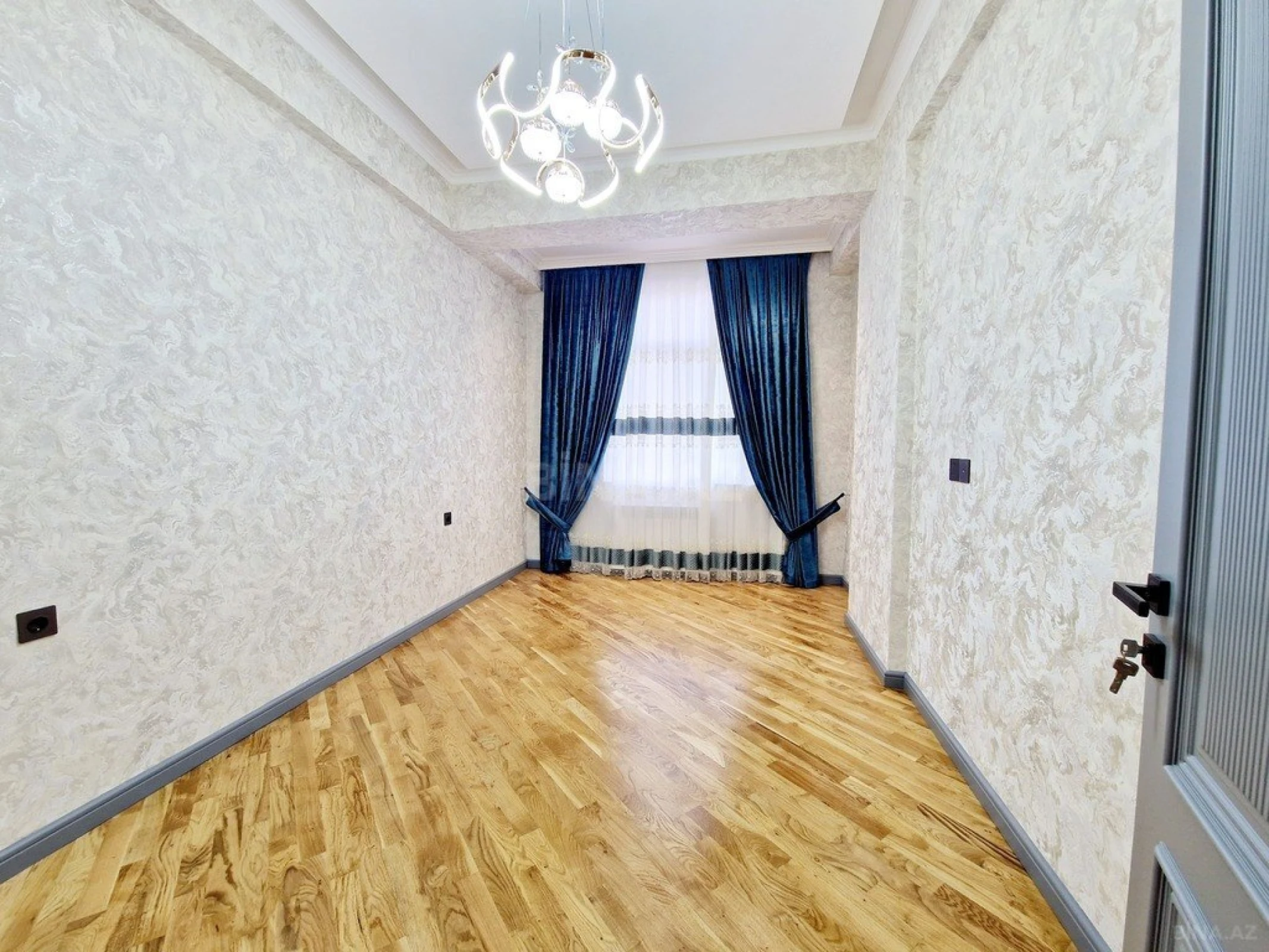 Satılır 3 otaqlı mənzil 92 m²