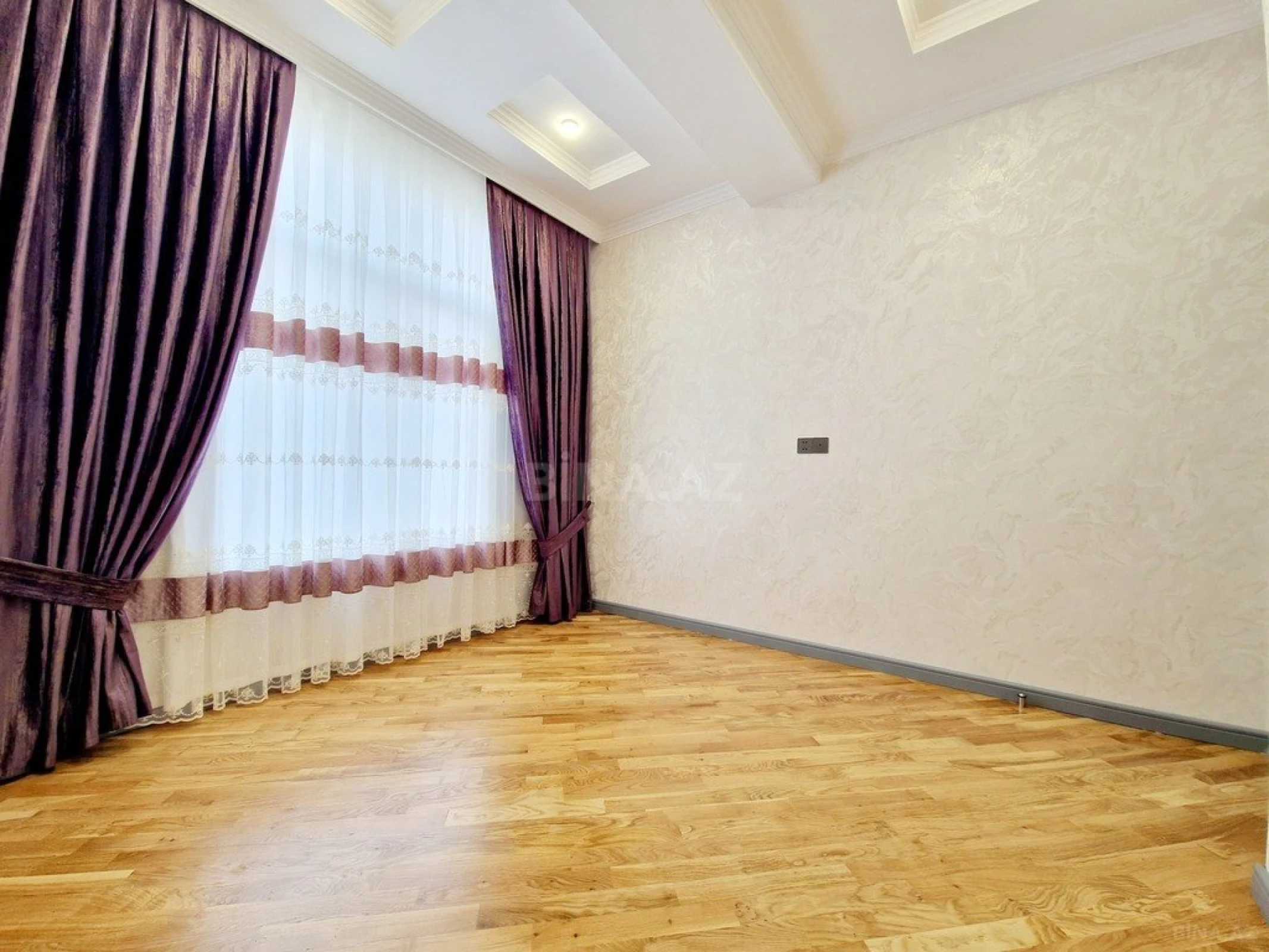 Satılır 3 otaqlı mənzil 92 m²