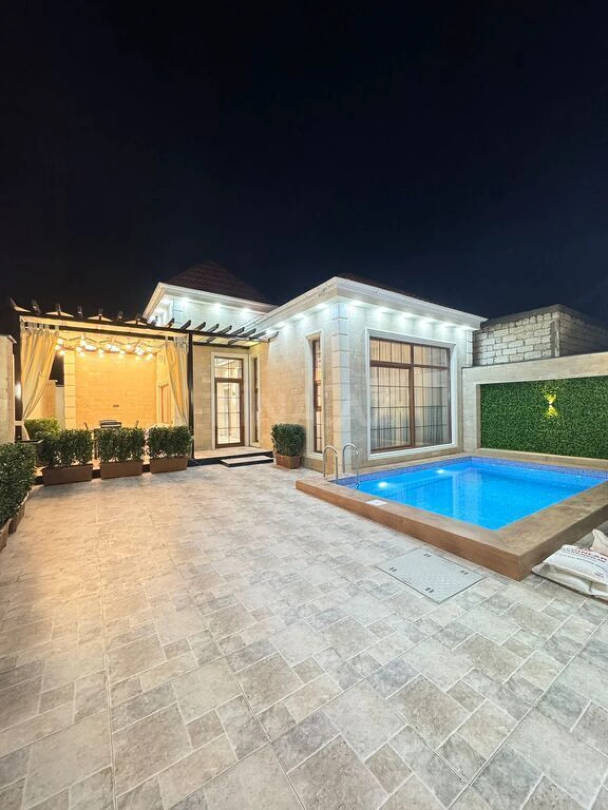 Satılır 3 otaqlı həyət evi 140 m²