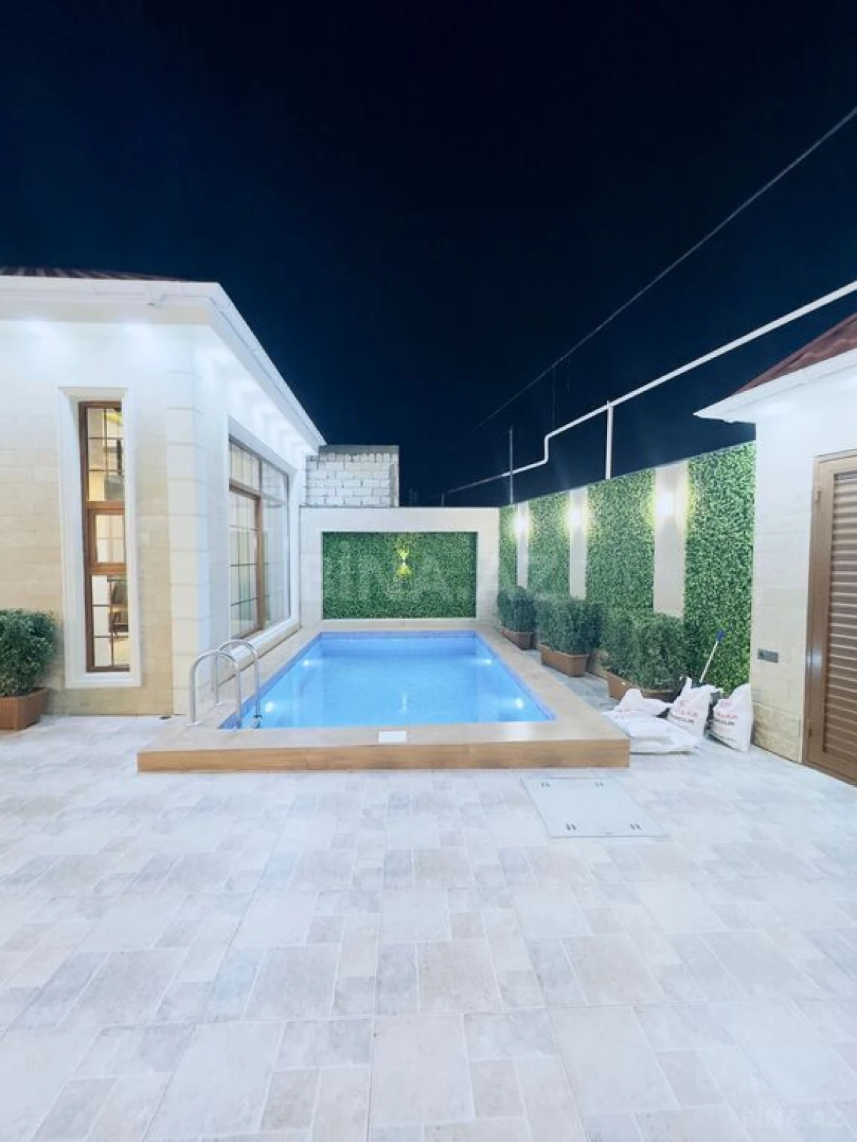 Satılır 3 otaqlı həyət evi 140 m²