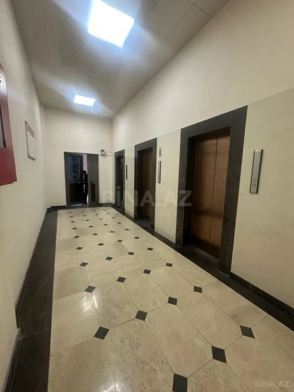 Satılır 3 otaqlı mənzil 159 m²