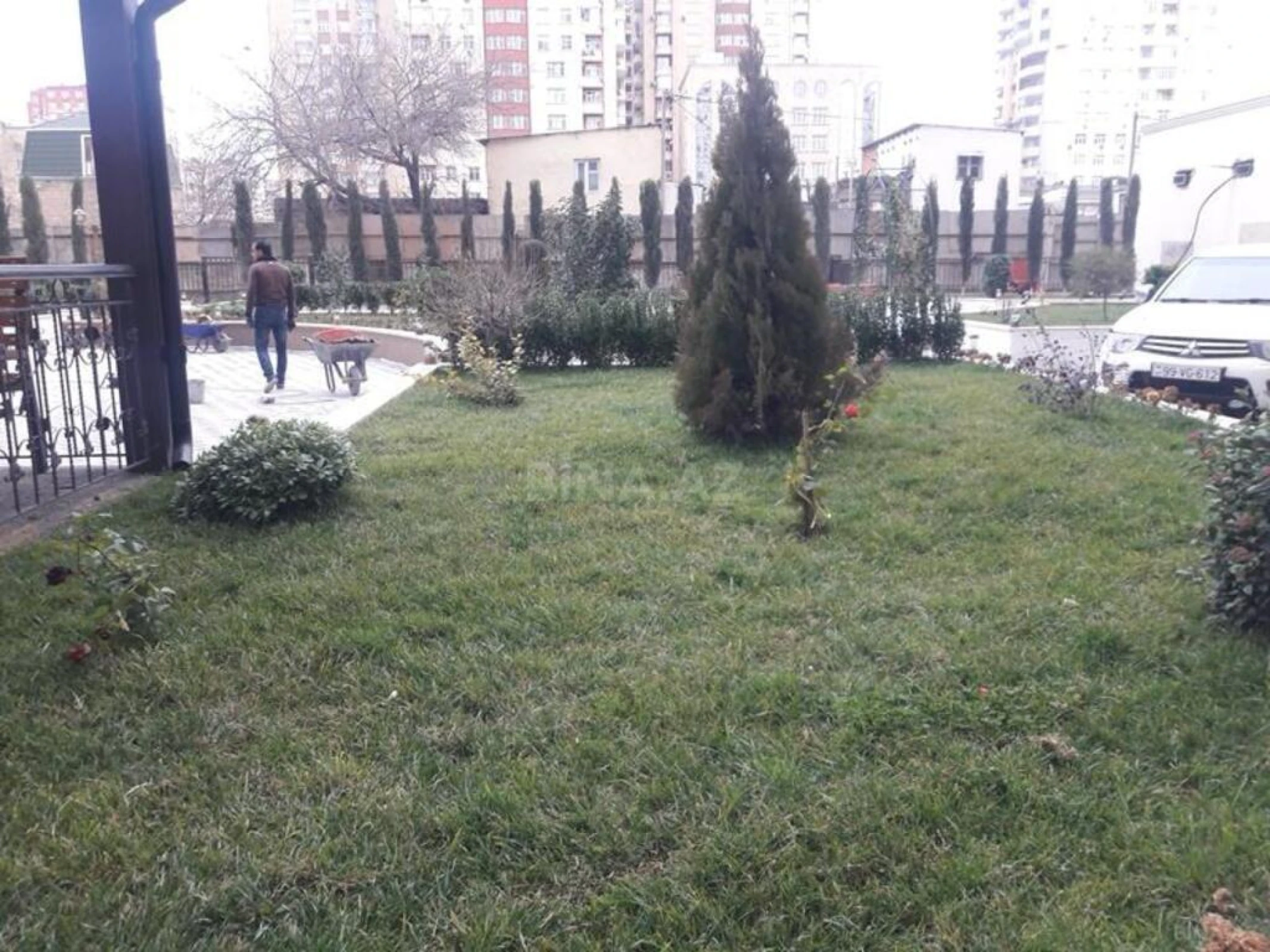 Satılır 3 otaqlı mənzil 159 m²