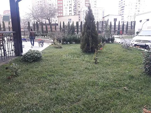 Satılır 3 otaqlı mənzil 159 m²