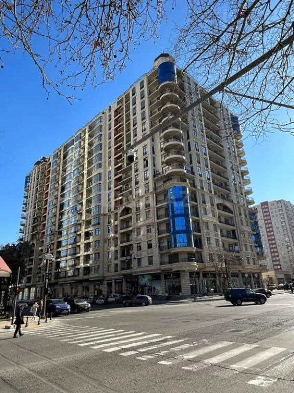 Satılır 3 otaqlı mənzil 159 m²