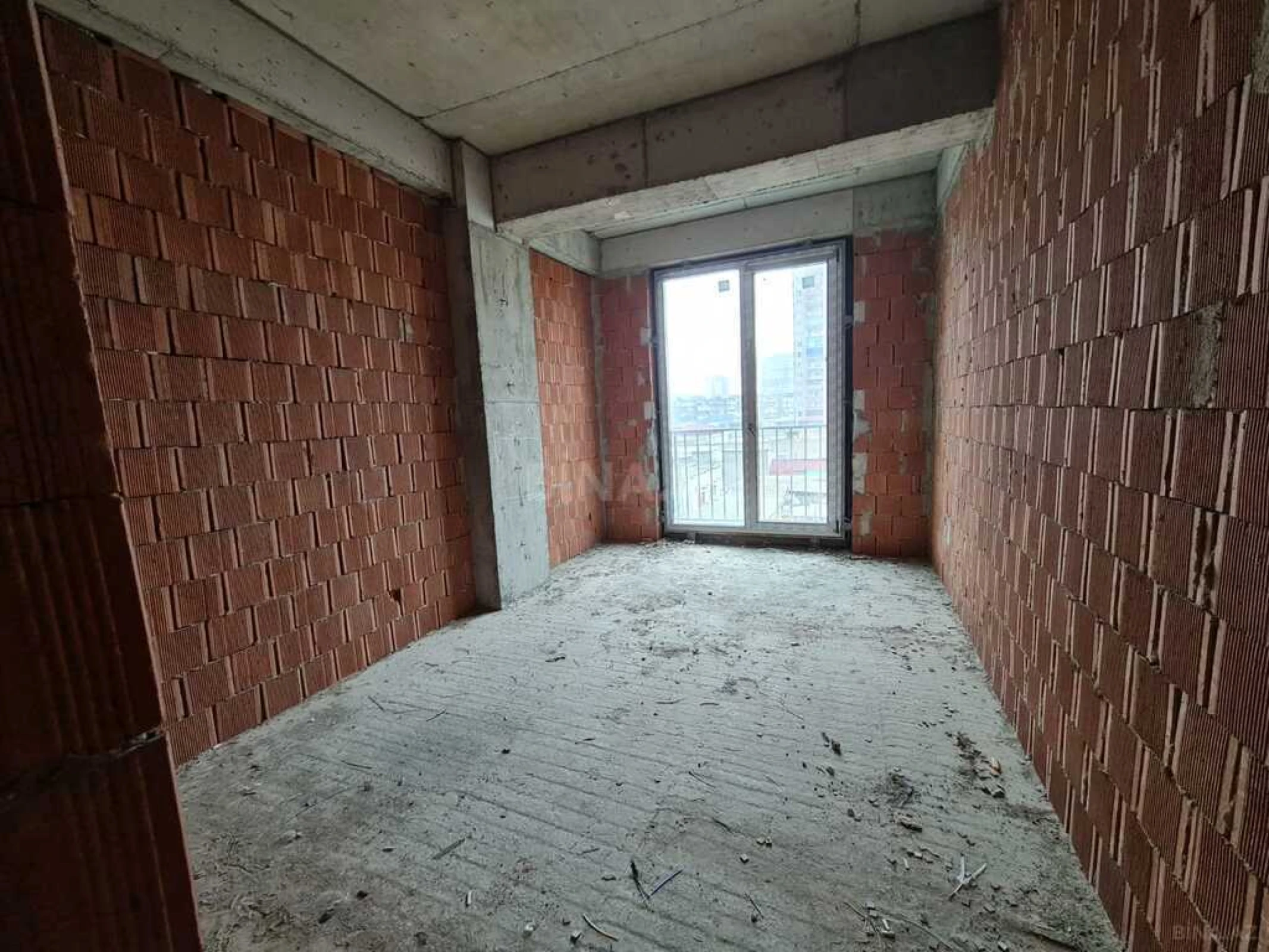 Satılır 3 otaqlı mənzil 159 m²