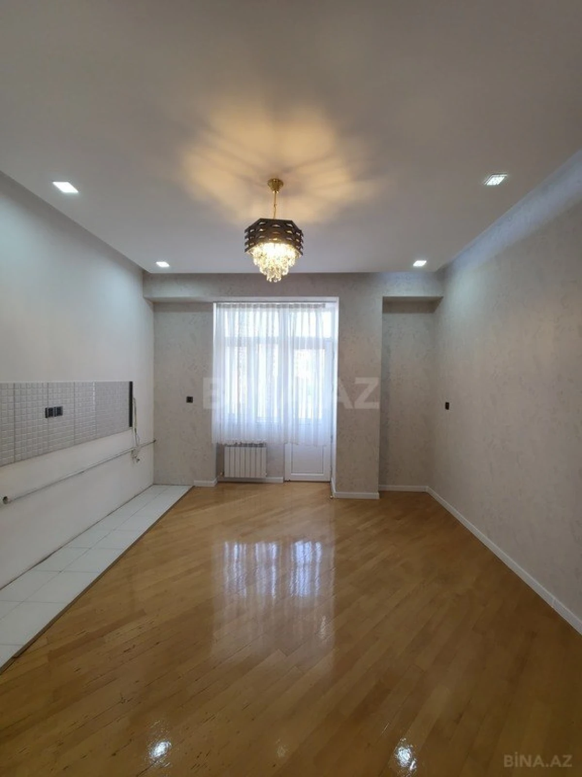 Satılır 3 otaqlı mənzil 130 m²