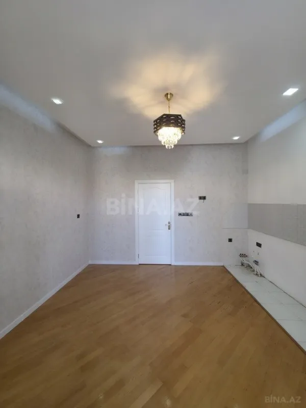 Satılır 3 otaqlı mənzil 130 m²
