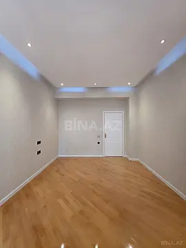 Satılır 3 otaqlı mənzil 130 m²