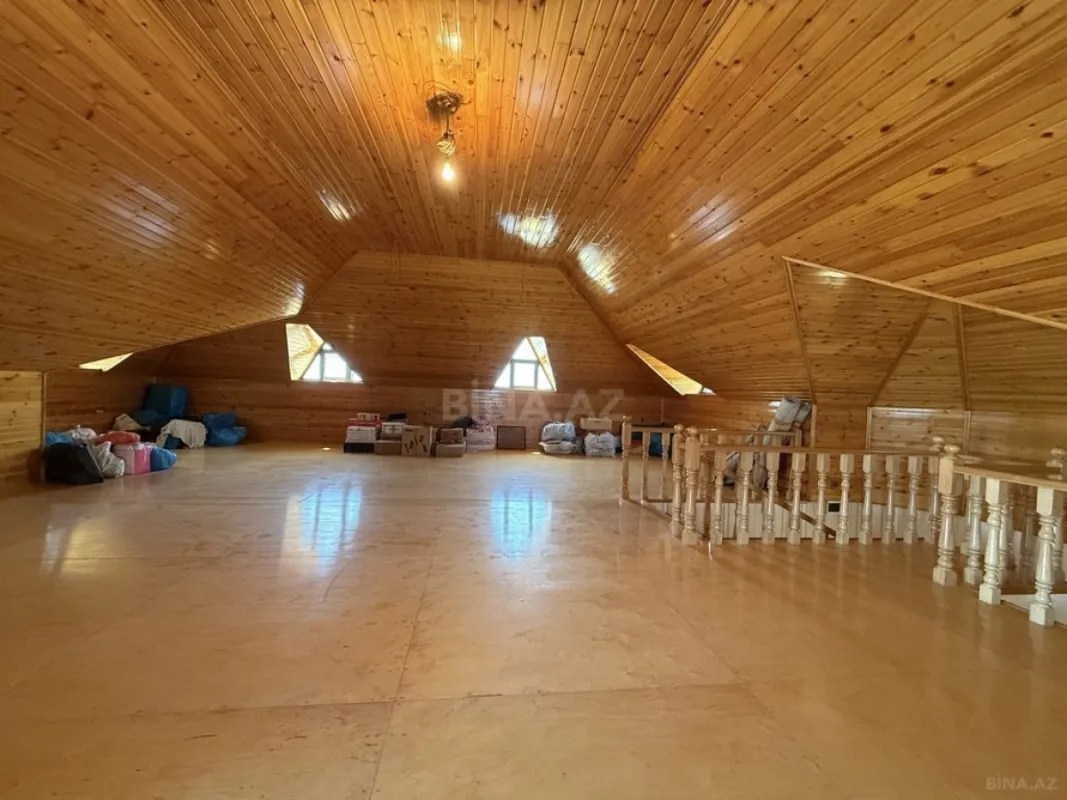 Satılır 10 otaqlı həyət evi 500 m²