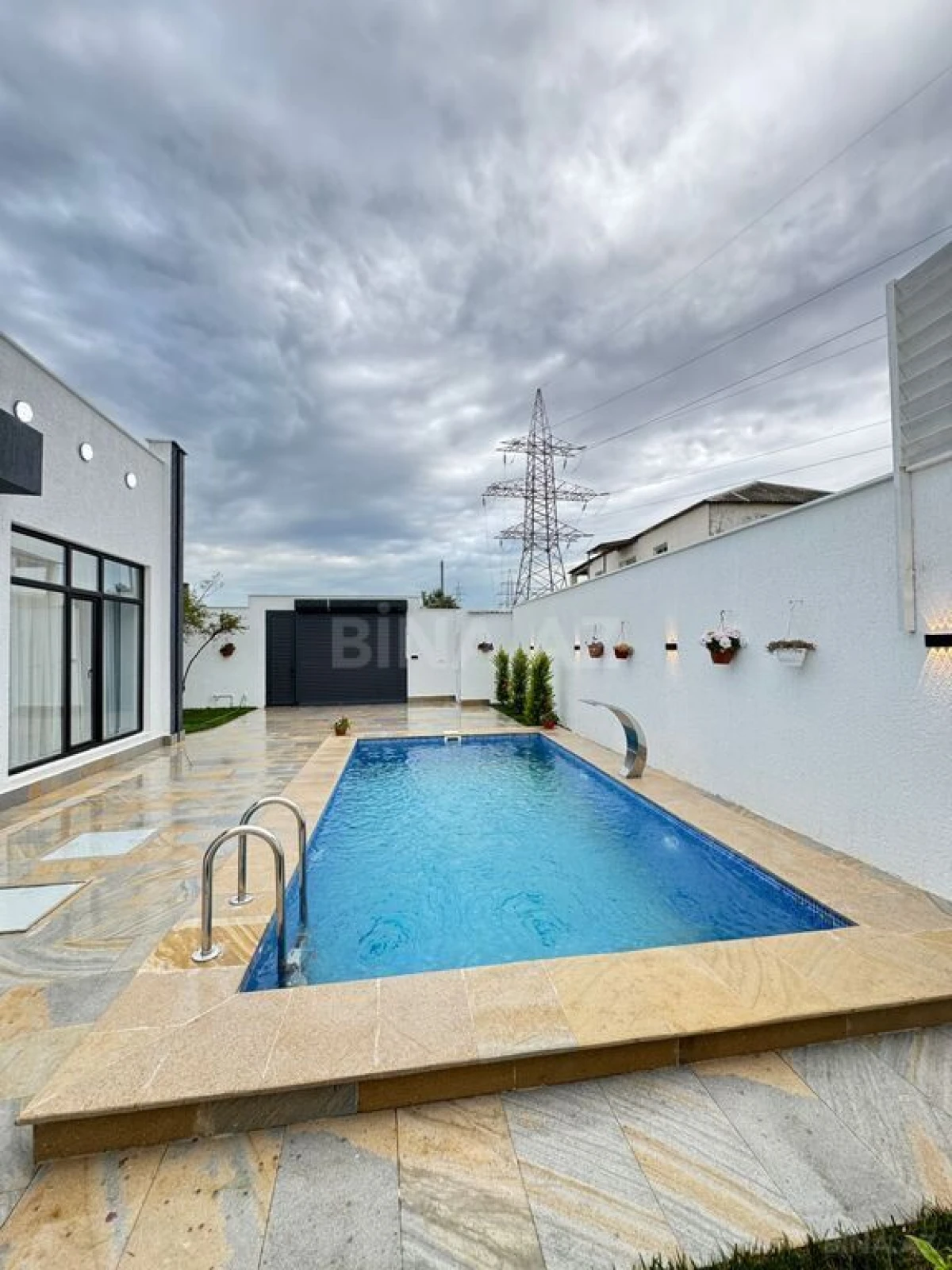 Satılır 4 otaqlı həyət evi 140 m²