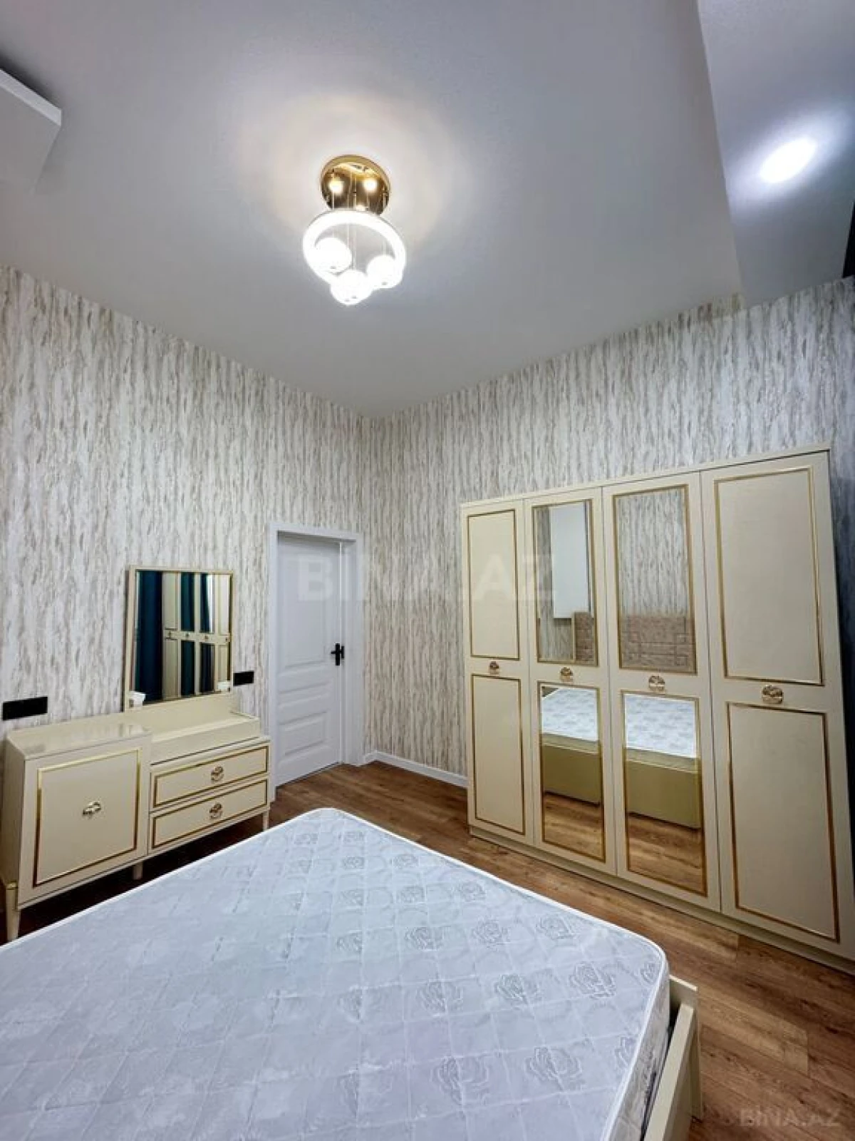 Satılır 4 otaqlı həyət evi 140 m²