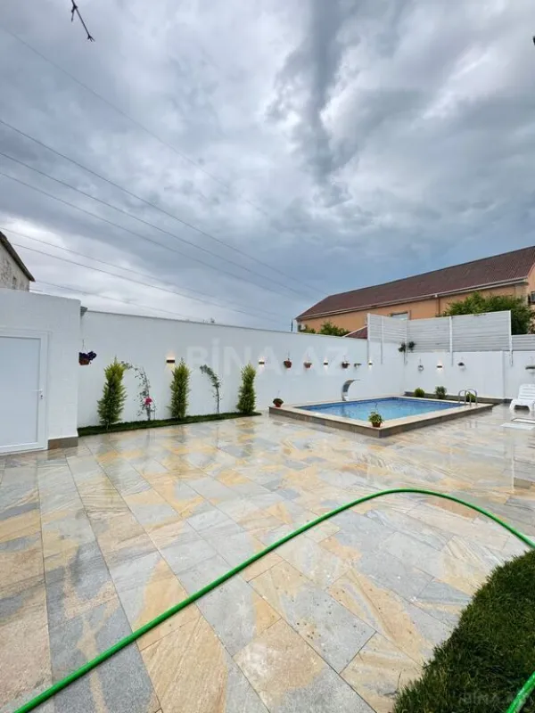 Satılır 4 otaqlı həyət evi 140 m²