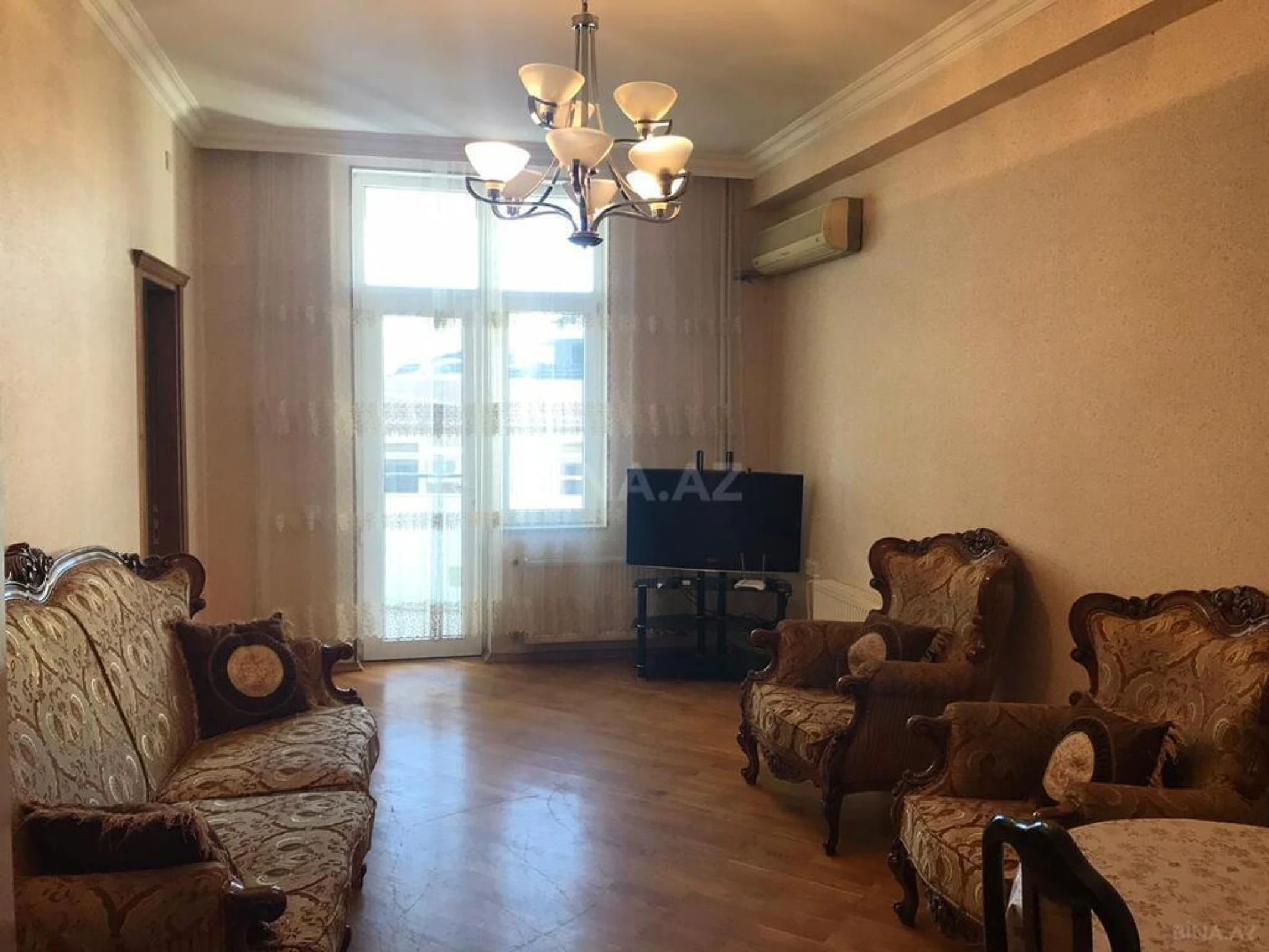 Kirayə verilir 3 otaqlı mənzil 113 m²