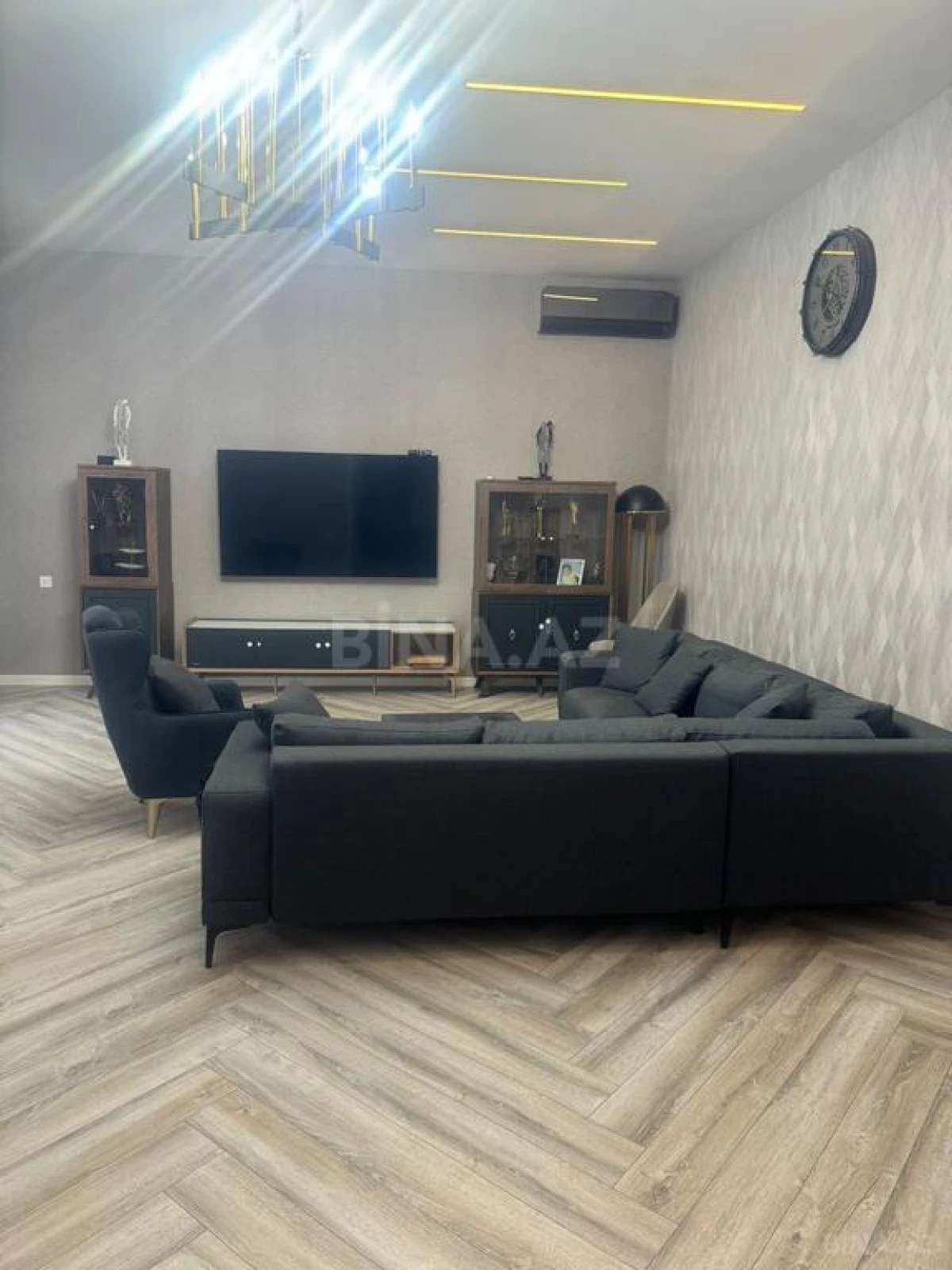 Satılır 5 otaqlı həyət evi 200 m²