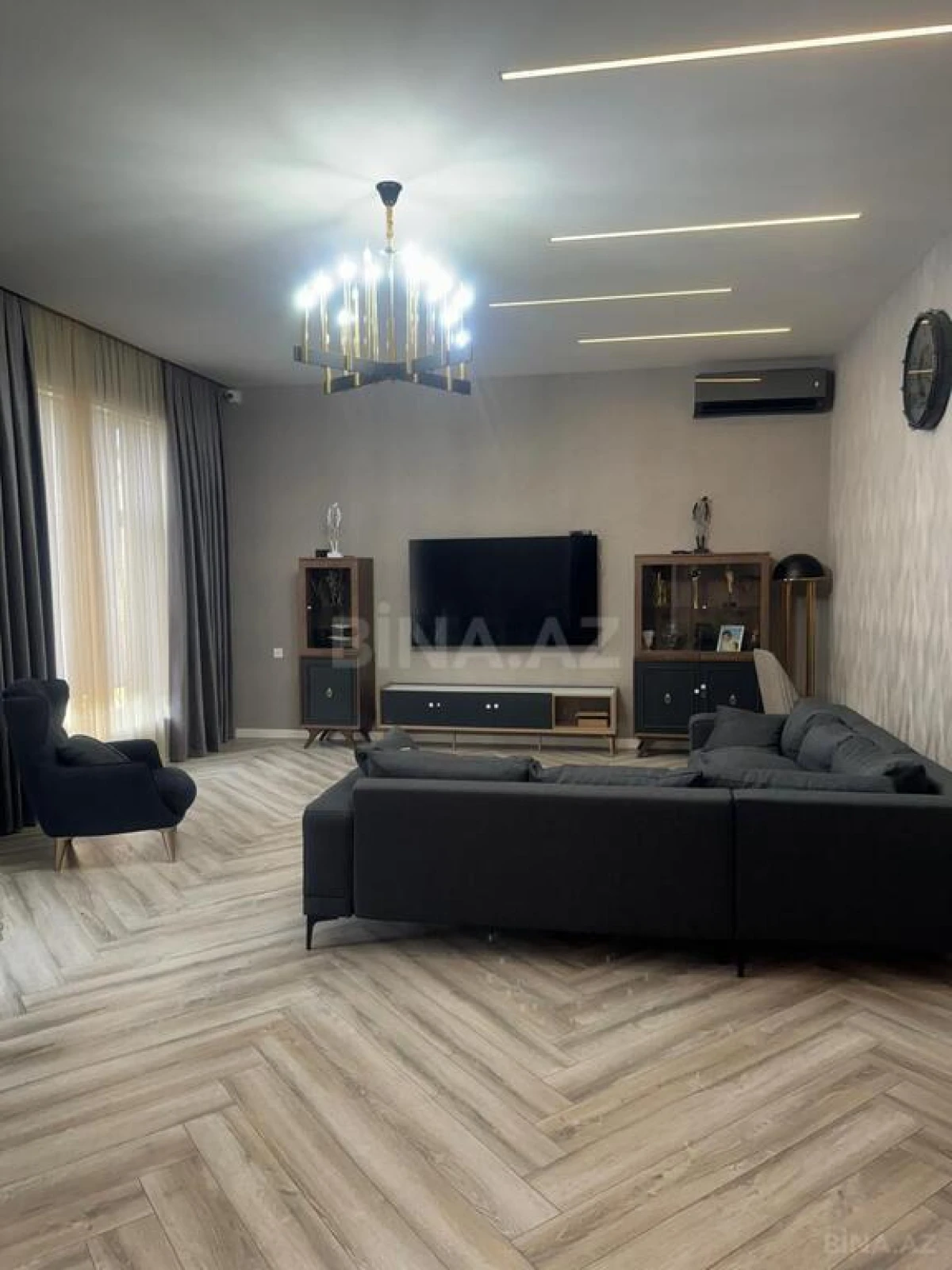 Satılır 5 otaqlı həyət evi 200 m²