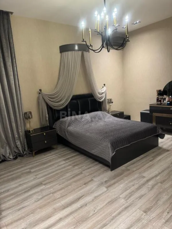Satılır 5 otaqlı həyət evi 200 m²