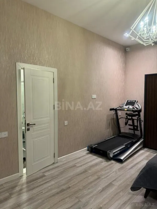 Satılır 5 otaqlı həyət evi 200 m²