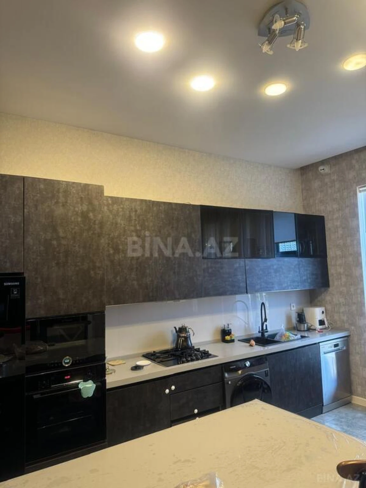 Satılır 5 otaqlı həyət evi 200 m²