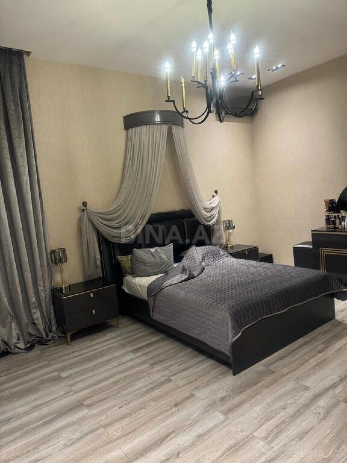 Satılır 5 otaqlı həyət evi 200 m²