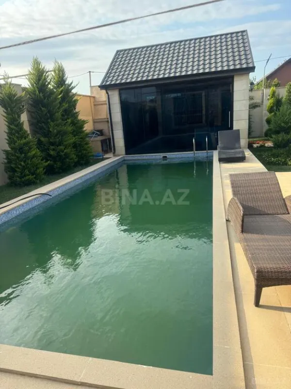 Satılır 5 otaqlı həyət evi 200 m²