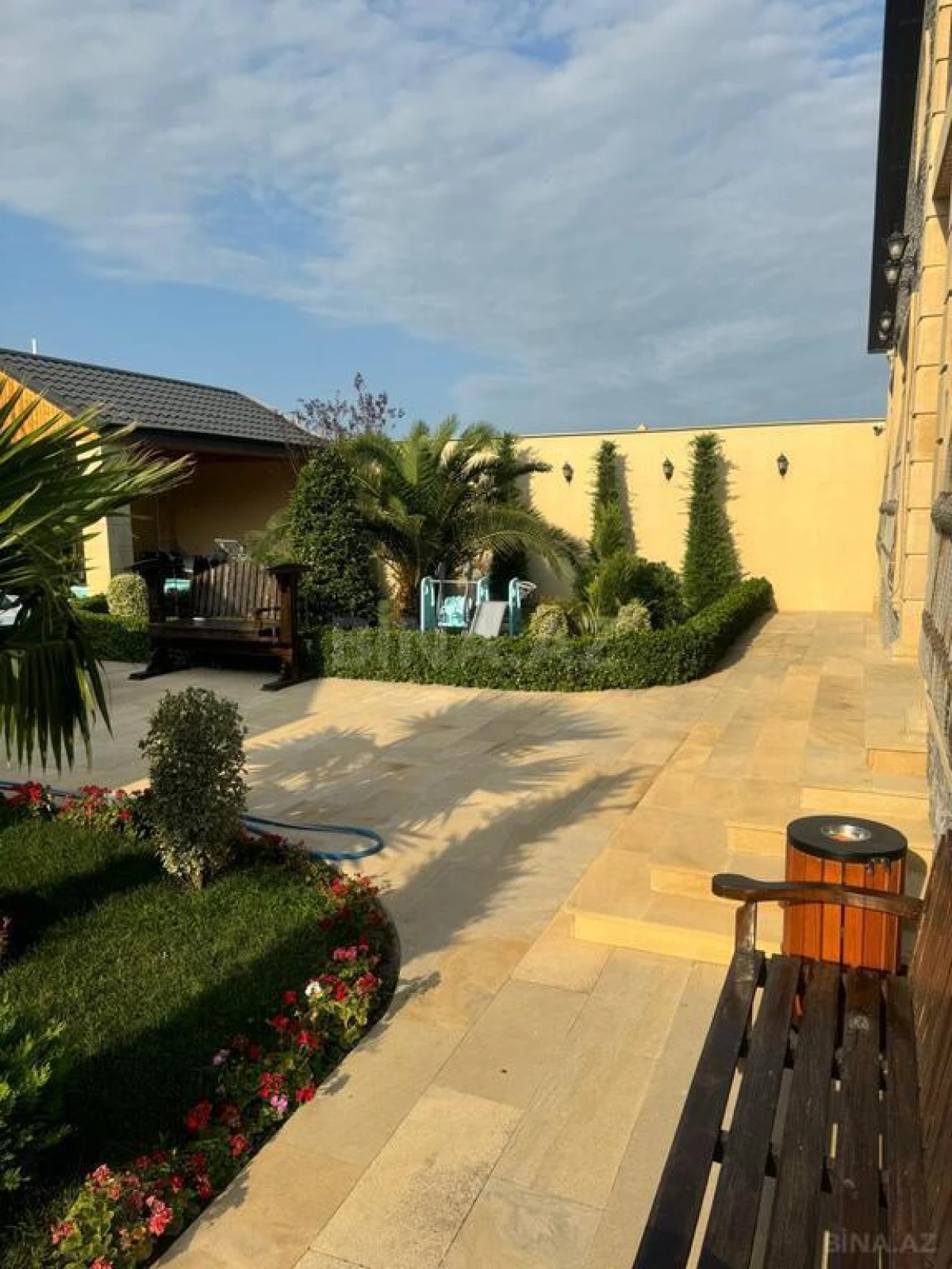 Satılır 5 otaqlı həyət evi 200 m²