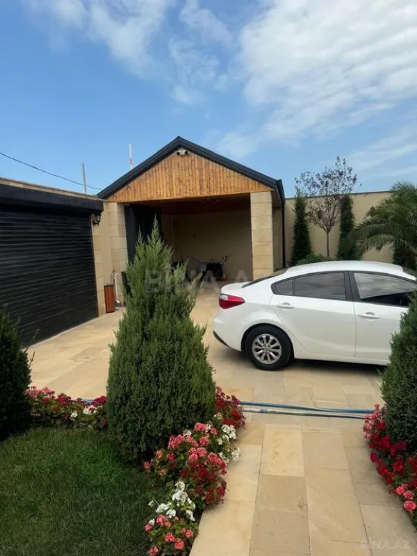 Satılır 5 otaqlı həyət evi 200 m²