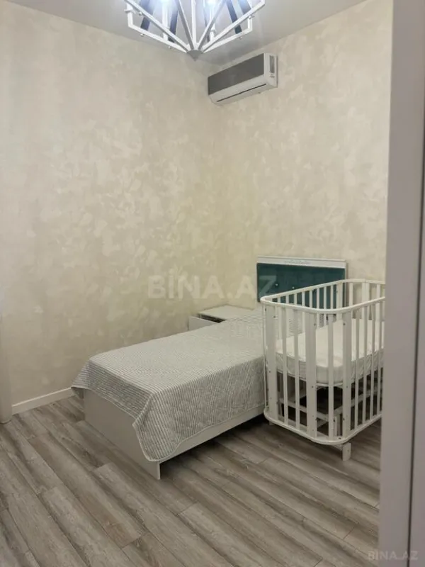 Satılır 5 otaqlı həyət evi 200 m²