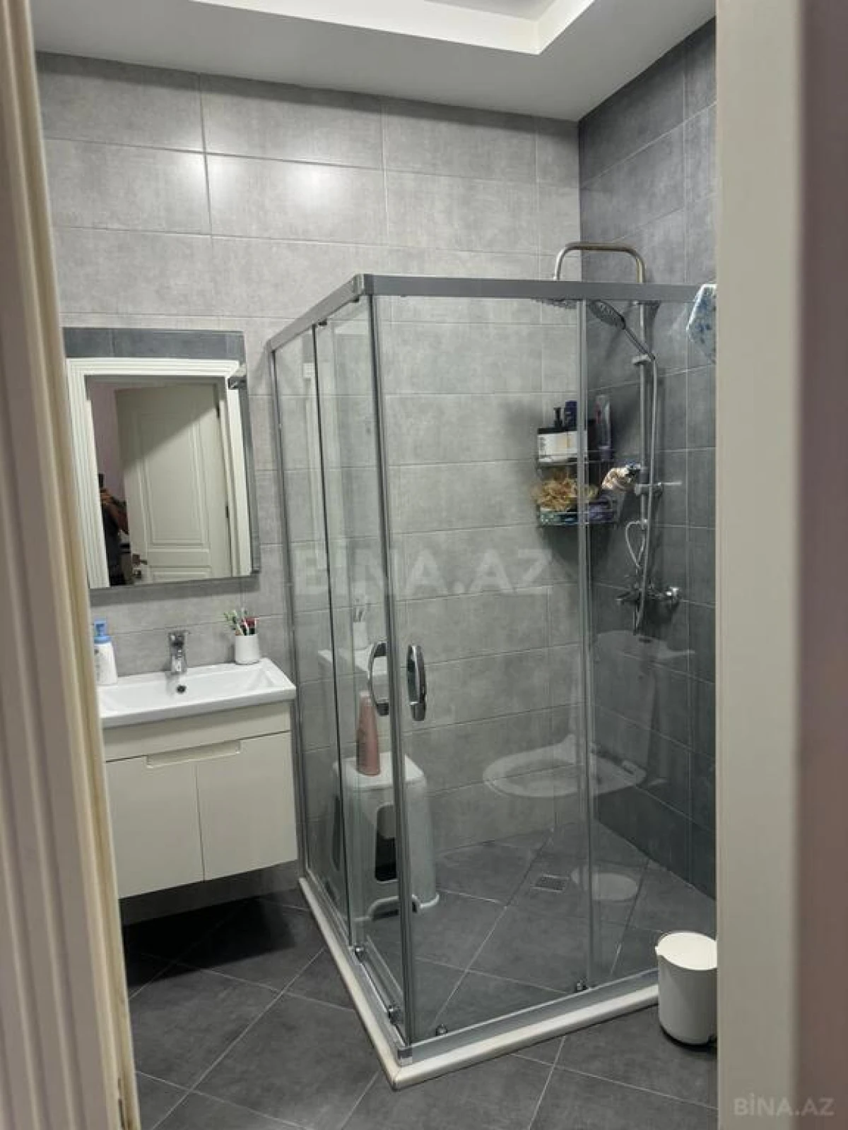 Satılır 5 otaqlı həyət evi 200 m²