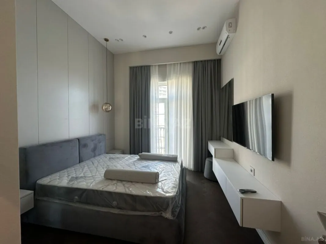 Kirayə verilir 4 otaqlı mənzil 140 m²
