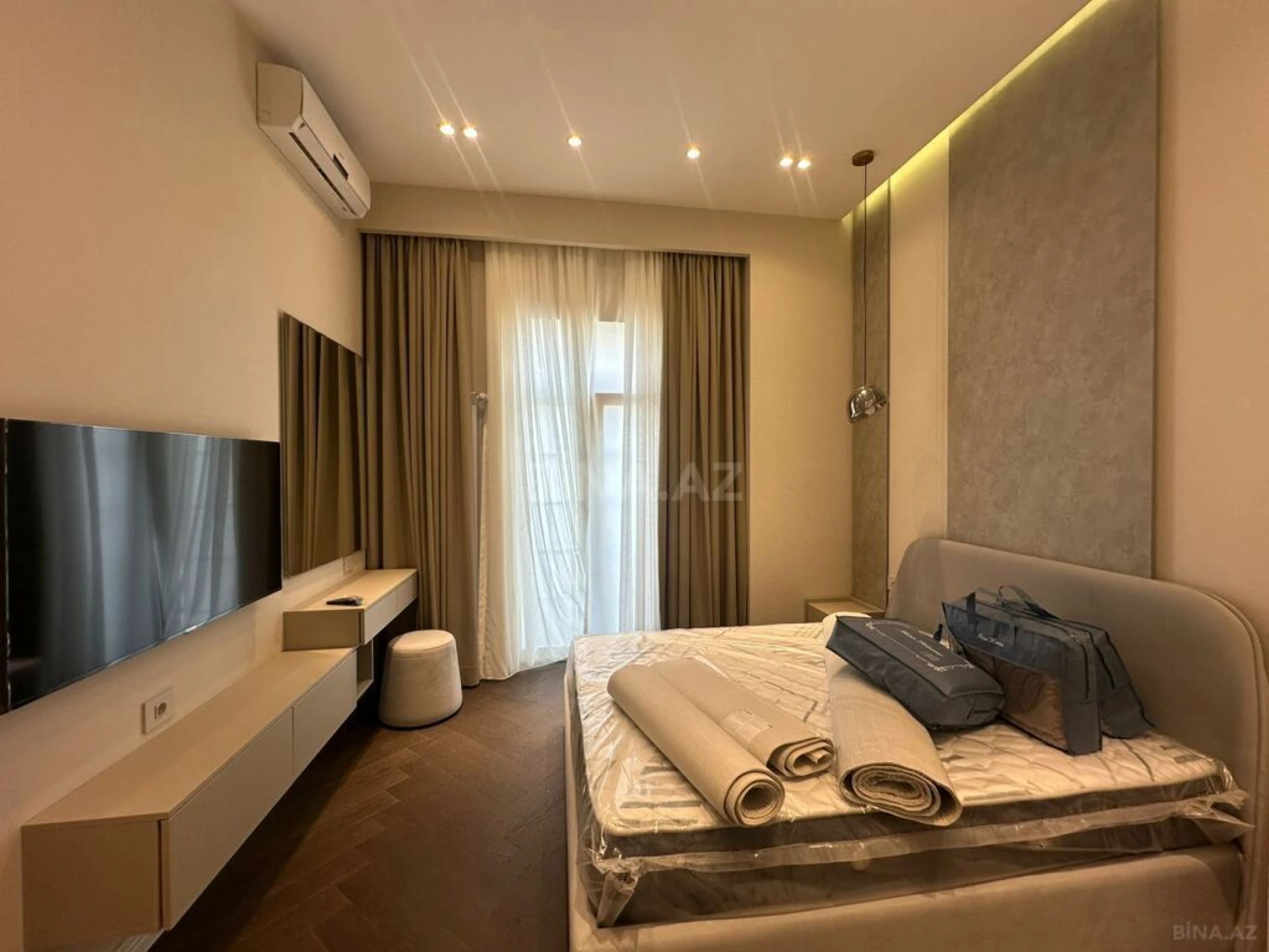Kirayə verilir 4 otaqlı mənzil 140 m²