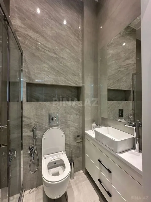 Kirayə verilir 4 otaqlı mənzil 140 m²
