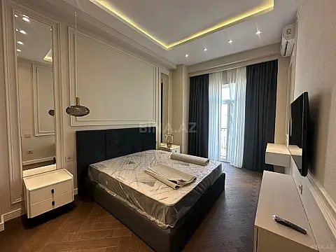 Kirayə verilir 4 otaqlı mənzil 140 m²