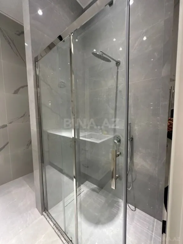 Kirayə verilir 4 otaqlı mənzil 140 m²