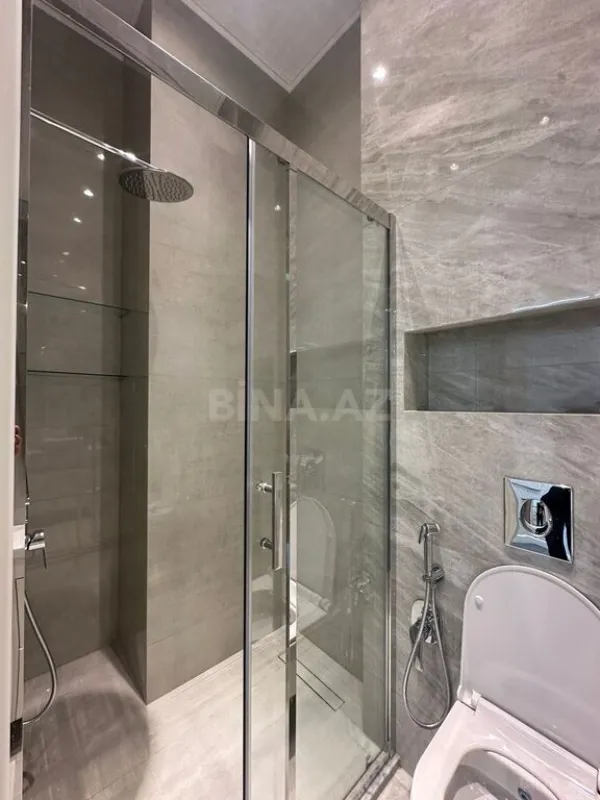 Kirayə verilir 4 otaqlı mənzil 140 m²