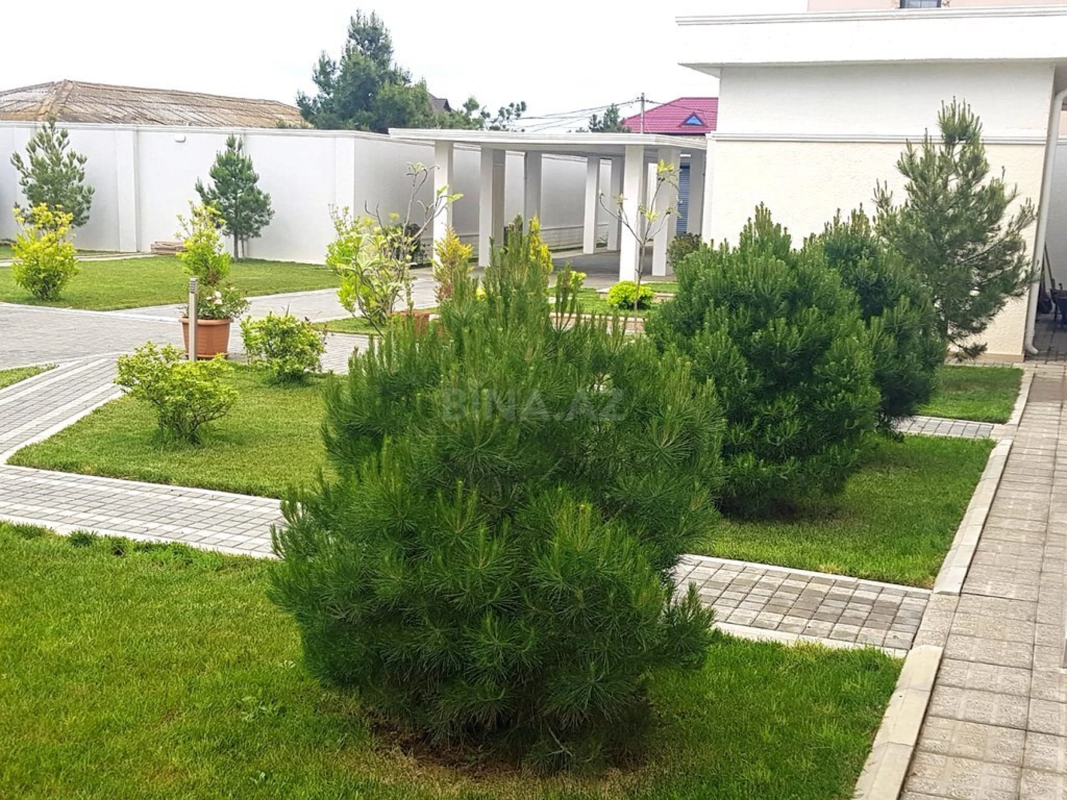 Satılır 6 otaqlı həyət evi 350 m²