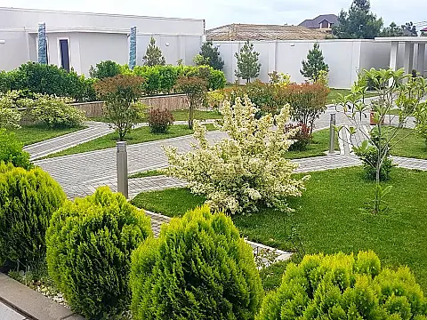 Satılır 6 otaqlı həyət evi 350 m²