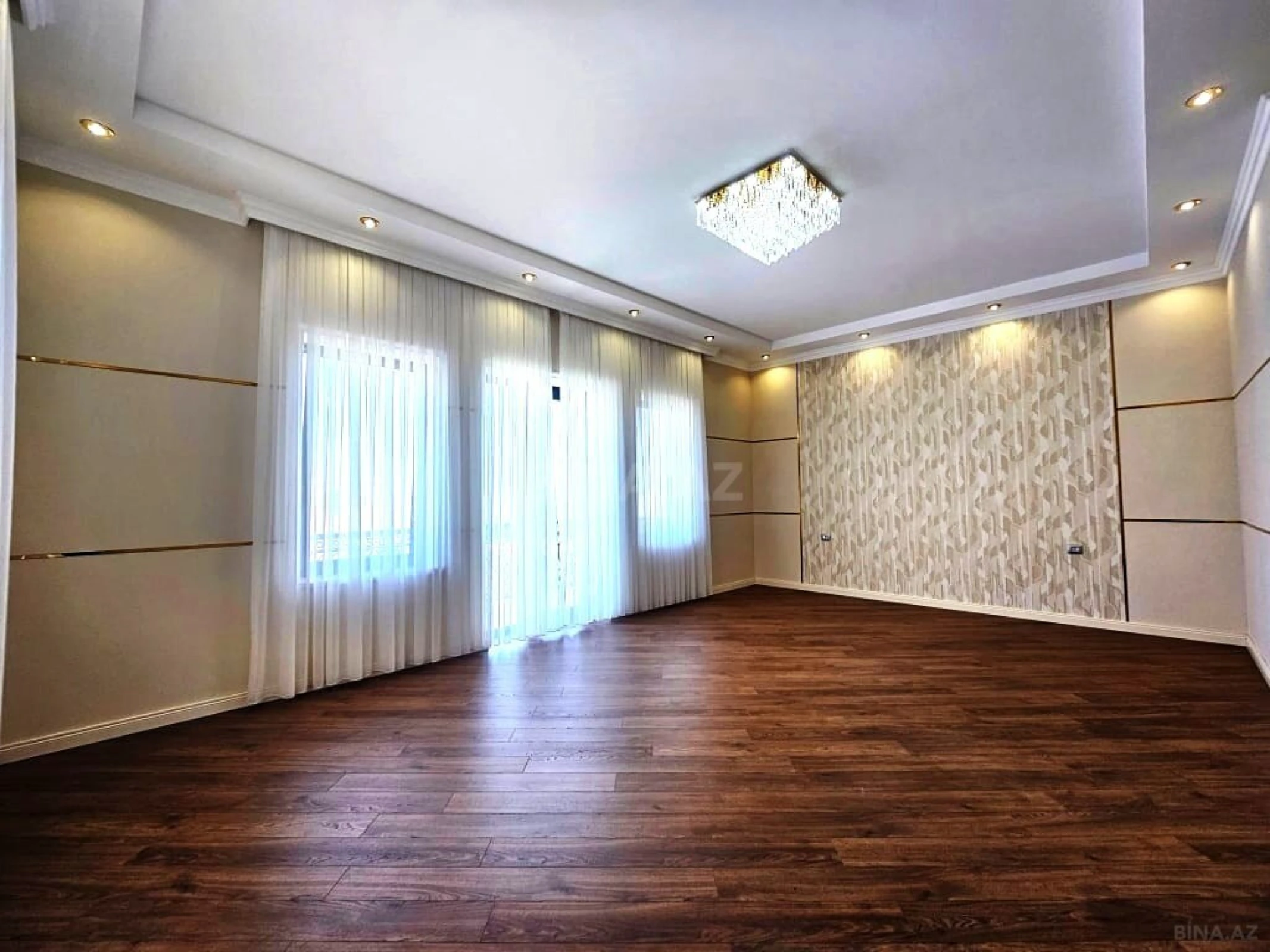 Satılır 6 otaqlı həyət evi 350 m²