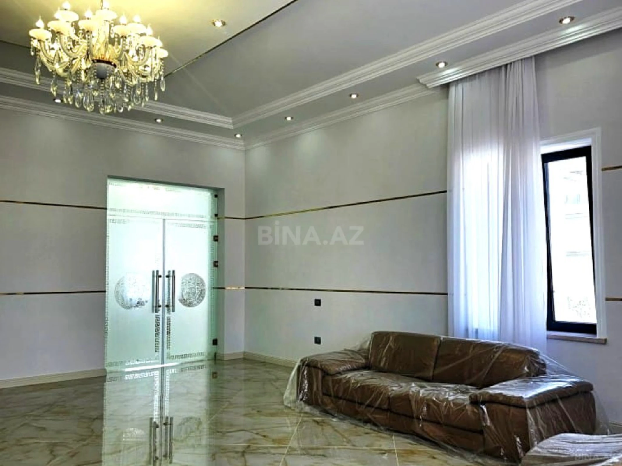 Satılır 6 otaqlı həyət evi 350 m²