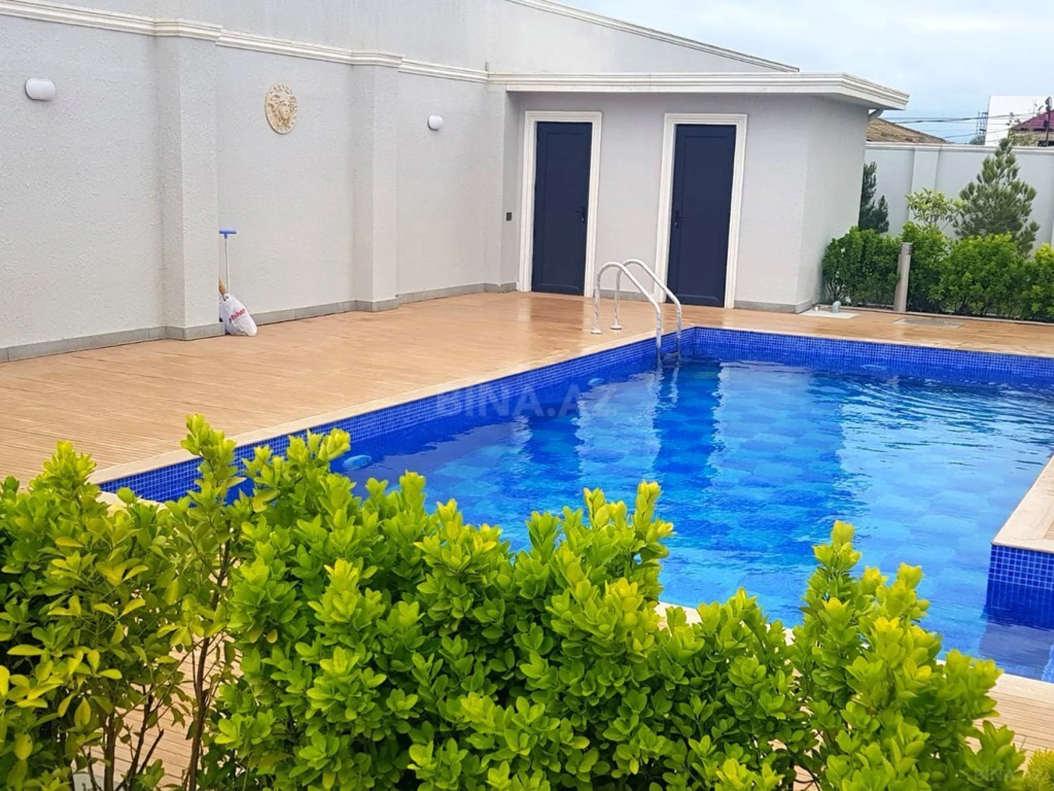 Satılır 6 otaqlı həyət evi 350 m²