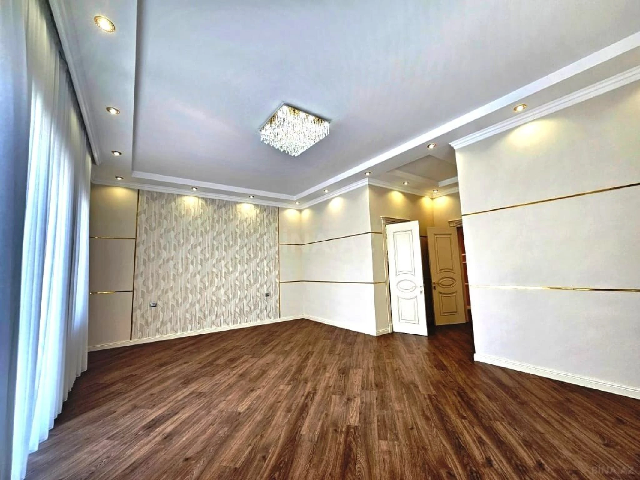 Satılır 6 otaqlı həyət evi 350 m²