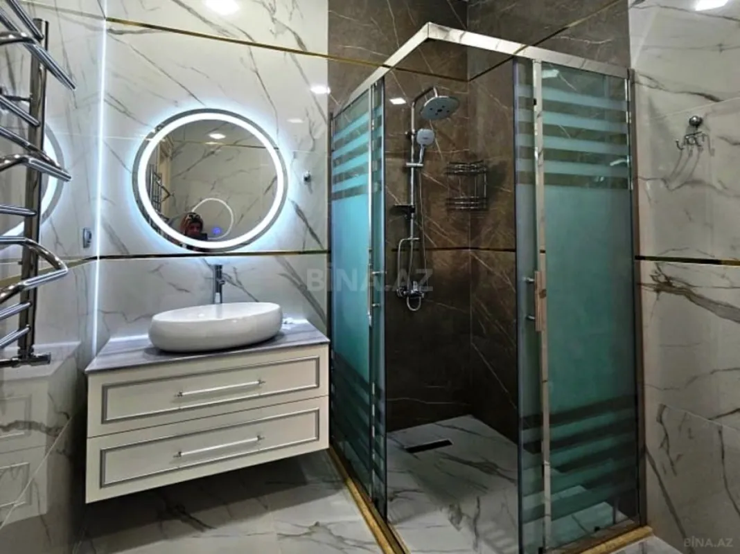 Satılır 6 otaqlı həyət evi 350 m²