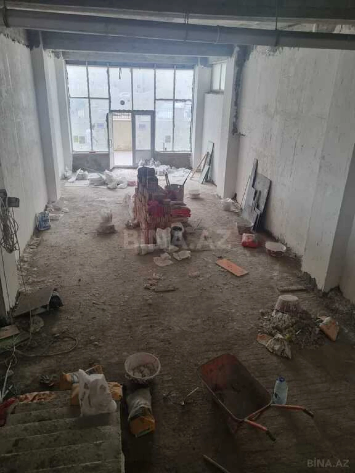 Satılır obyekt 190 m²