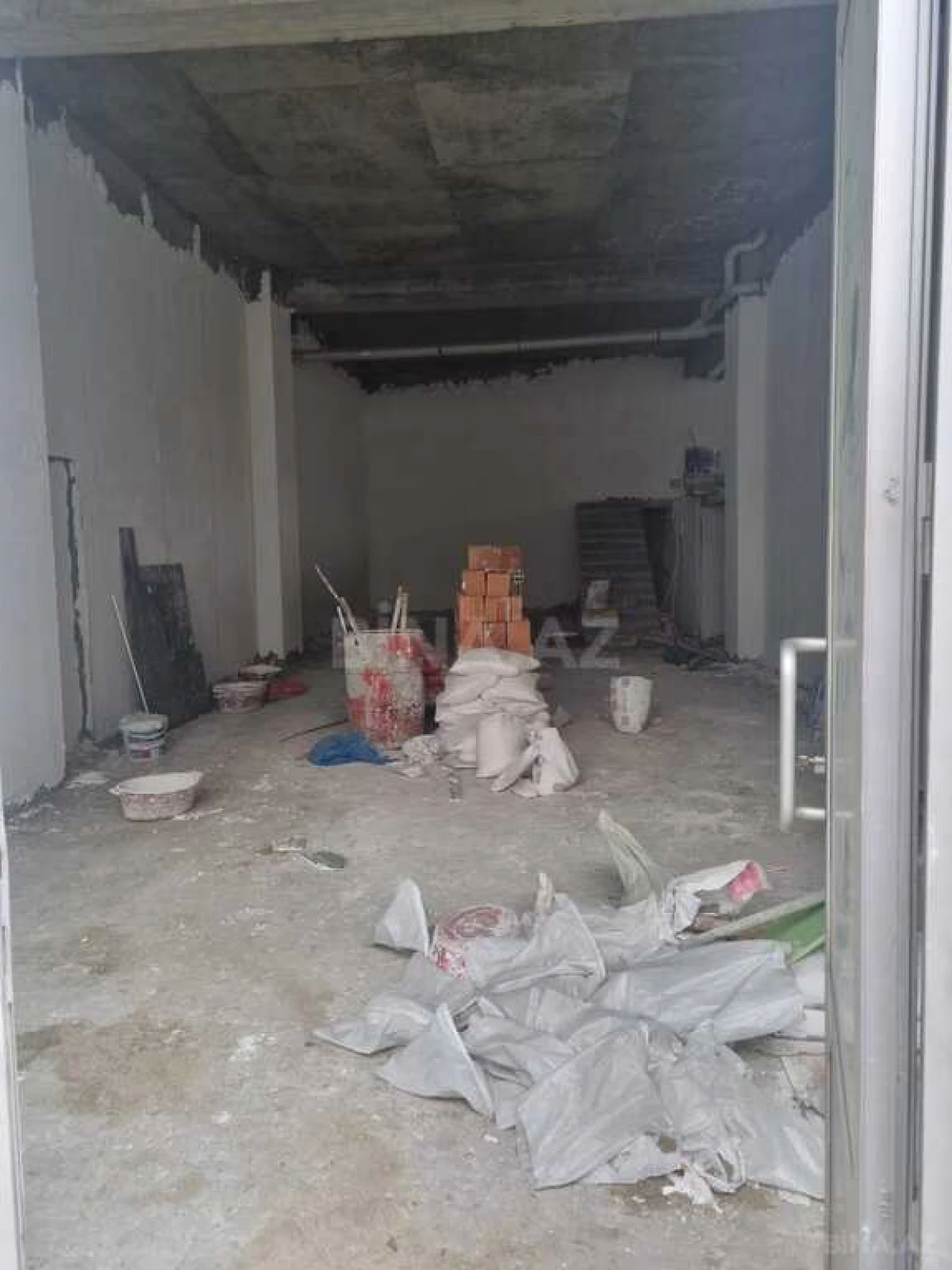 Satılır obyekt 190 m²