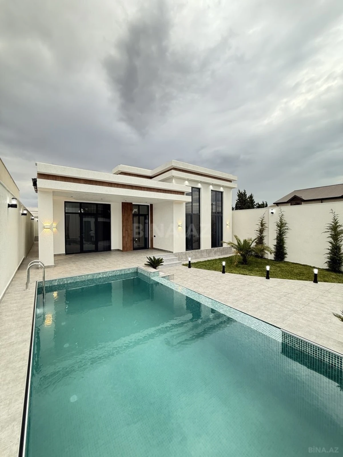 Satılır 4 otaqlı həyət evi 160 m²