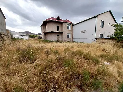 Satılır həyət evi 200 m²